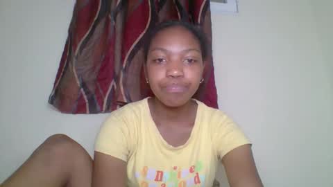 Snapshot of zyraelle_01 chatting on 04-29-26, 06:25 zyraelle_01 online show from 04-29-26, 06:25