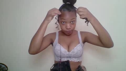 Snapshot of zyraelle_01 chatting on 05-11-26, 11:49 zyraelle_01 online show from 05-11-26, 11:49