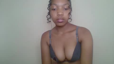 Snapshot of zyraelle_01 chatting on 05-14-26, 10:55 zyraelle_01 online show from 05-14-26, 10:55