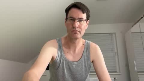 Snapshot of zzz123_cam chatting on 03-16-26, 03:05 zzz123_cam online show from 03-16-26, 03:05