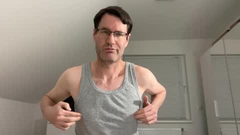 Snapshot of zzz123_cam chatting on 04-12-26, 09:31 zzz123_cam online show from 04-12-26, 09:31