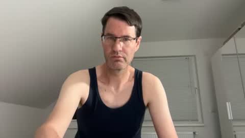 Snapshot of zzz123_cam chatting on 07-12-26, 03:25 zzz123_cam online show from 07-12-26, 03:25