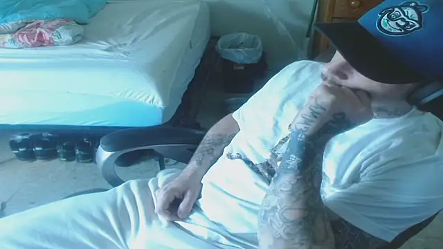 Snapshot of DADDY_KANE8--- chatting on 06-12-26, 03:44 DADDY KANE8--- online show from 06-12-26, 03:44