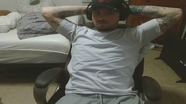 Snapshot of DADDY_KANE8--- chatting on 06-17-26, 07:33 DADDY KANE8--- online show from 06-17-26, 07:33