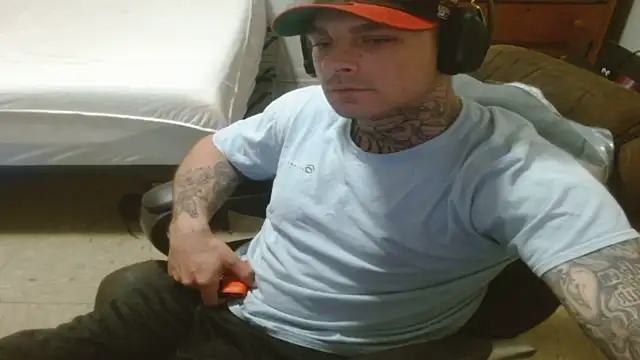 Snapshot of DADDY_KANE8--- chatting on 07-05-26, 09:11 DADDY KANE8--- online show from 07-05-26, 09:11