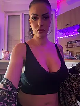 Helena Karel online show from 04-07-26, 02:28