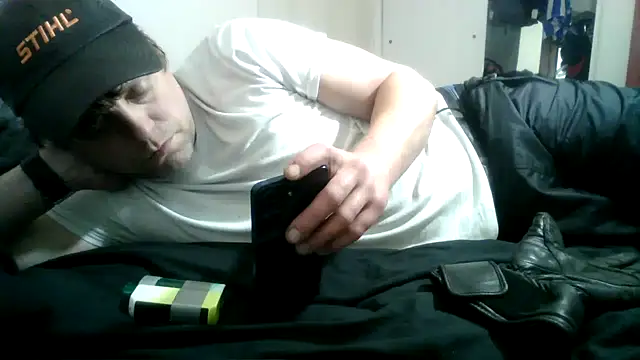 Snapshot of BoneDaddy2 chatting on 04-16-26, 06:36 BoneDaddy2 online show from 04-16-26, 06:36