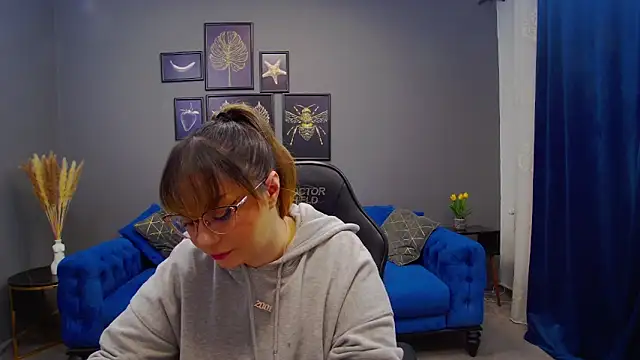 Katewalker  online show from 01-08-25, 06:09