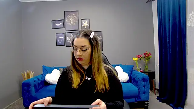 Katewalker  online show from 03-13-25, 06:12