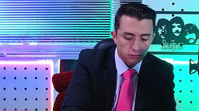 Snapshot of Darko0717 chatting on 06-19-26, 01:37 Darko0717 online show from 06-19-26, 01:37