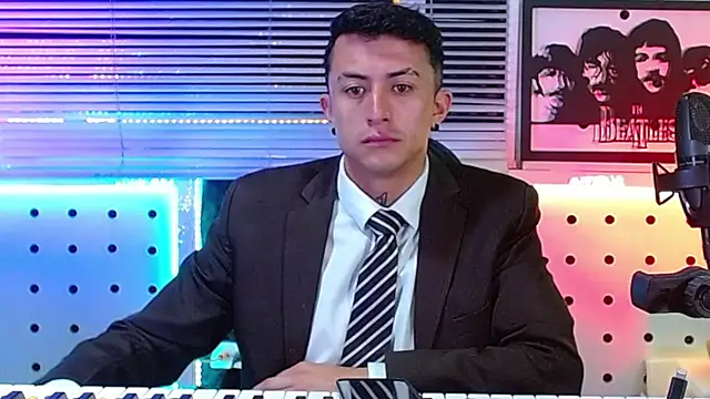 Snapshot of Darko0717 chatting on 07-15-26, 12:43 Darko0717 online show from 07-15-26, 12:43