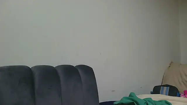 sluttylaura21 online show from 05-03-26, 05:41