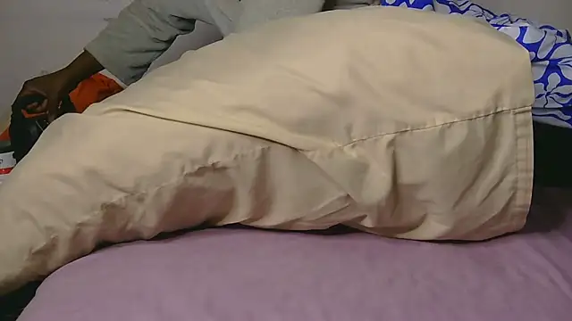 sluttylaura21 online show from 05-18-26, 04:40