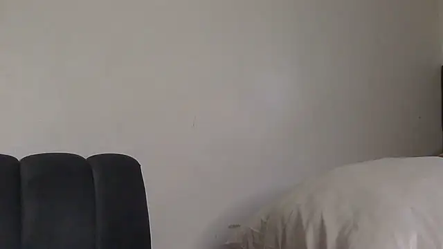 sluttylaura21 online show from 07-05-26, 05:58