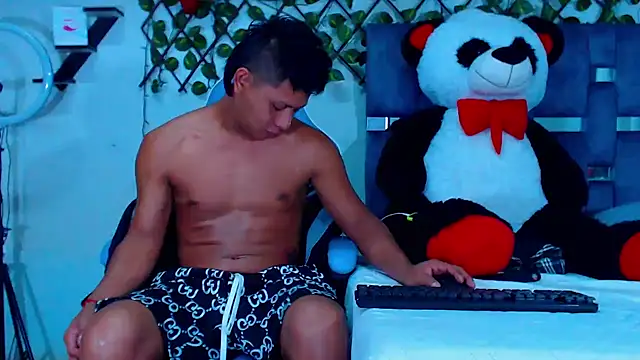 Hakim prettynigg online show from 11-07-25, 03:45