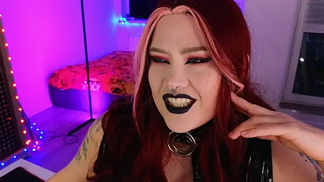 wickedxqueen online show from 05-25-26, 08:04