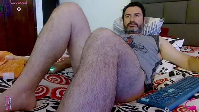 Snapshot of rodrher81 chatting on 06-21-26, 07:38 rodrher81 online show from 06-21-26, 07:38