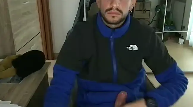 Snapshot of lupopiemontese chatting on 01-27-25, 02:57 lupopiemontese online show from 01-27-25, 02:57