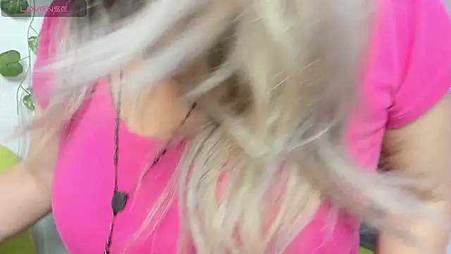 Snapshot of RebeccaThompson chatting on 07-23-26, 05:05 RebeccaThompson online show from 07-23-26, 05:05