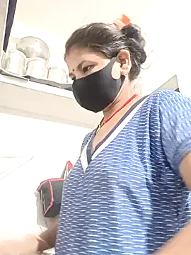 Snapshot of Riyaa-Devi chatting on 12-19-24, 03:51 Riyaa-Devi online show from 12-19-24, 03:51