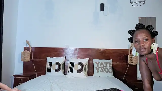 Elegant Ebony online show from 02-15-26, 08:35