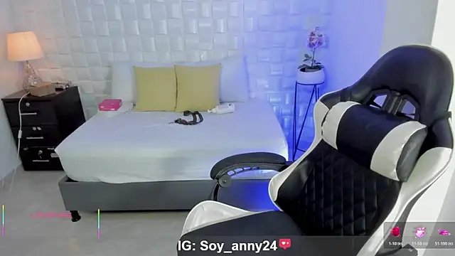 Snapshot of anny_rouse24 chatting on 06-21-26, 02:58 anny rouse24 online show from 06-21-26, 02:58