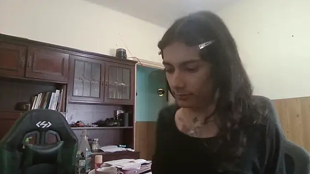 Snapshot of calliemaggotbone chatting on 04-23-26, 05:04 calliemaggotbone online show from 04-23-26, 05:04