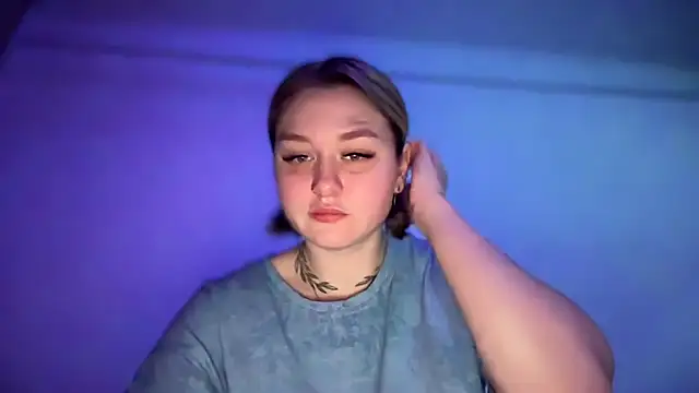 Snapshot of Isabel-Bailey chatting on 10-21-25, 09:04 Isabel-Bailey online show from 10-21-25, 09:04