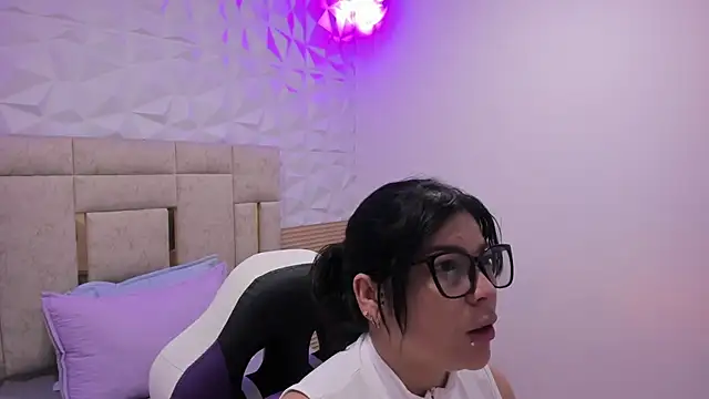 PauletteJ online show from 12-22-25, 11:51