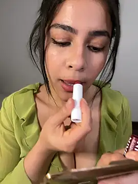 CuteKira7 online show from 06-04-26, 03:12