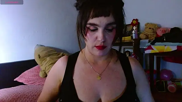 Snapshot of collette_beaufoy_ chatting on 07-06-26, 01:35 collette beaufoy online show from 07-06-26, 01:35
