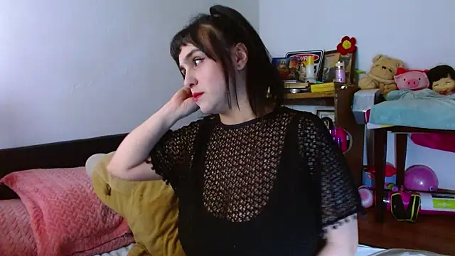 Snapshot of collette_beaufoy_ chatting on 07-18-26, 12:15 collette beaufoy online show from 07-18-26, 12:15