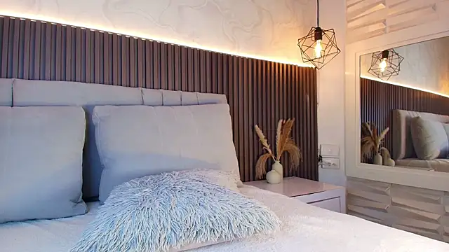 SHANONCLARK online show from 12-20-25, 05:20