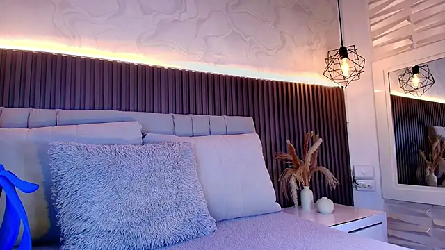 SHANONCLARK online show from 02-10-26, 07:07