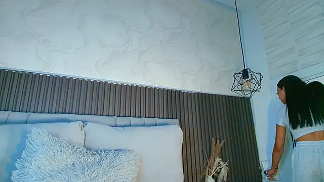 SHANONCLARK online show from 04-06-26, 07:04