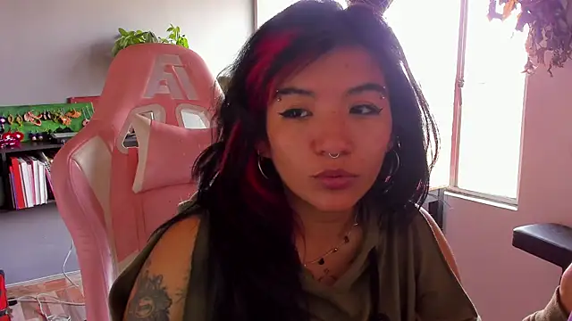 annie walker6 online show from 12-15-25, 06:45