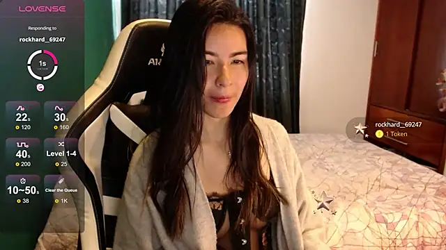 Snapshot of alice_middlee chatting on 07-14-26, 03:40 alice middlee online show from 07-14-26, 03:40