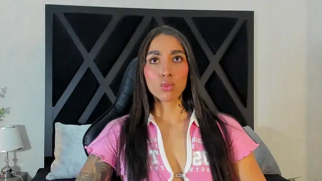 Snapshot of KAYLA_BATISTA chatting on 07-01-26, 12:01 KAYLA BATISTA online show from 07-01-26, 12:01