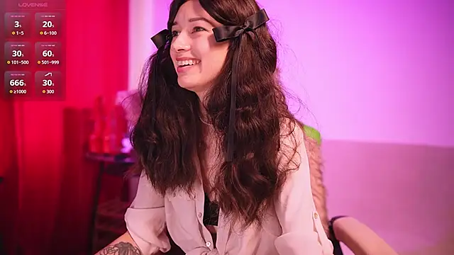 VivianLy  online show from 06-27-26, 10:20