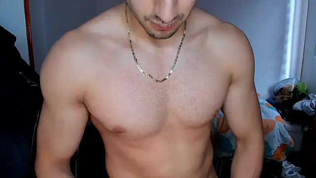 Snapshot of Tommy_Bred chatting on 06-22-26, 07:22 Tommy Bred online show from 06-22-26, 07:22