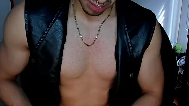 Snapshot of Tommy_Bred chatting on 06-30-26, 07:48 Tommy Bred online show from 06-30-26, 07:48