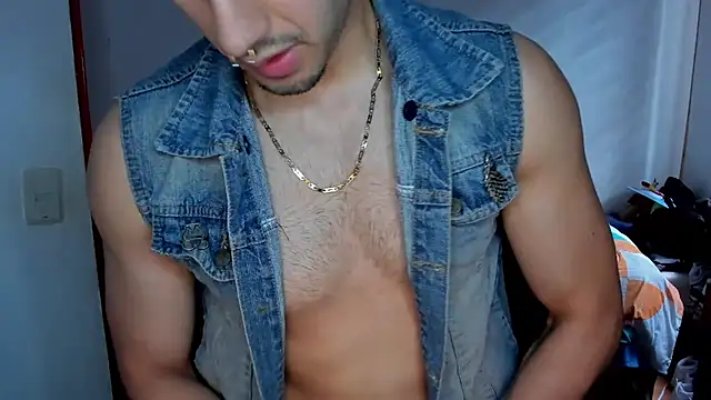Snapshot of Tommy_Bred chatting on 07-15-26, 07:08 Tommy Bred online show from 07-15-26, 07:08