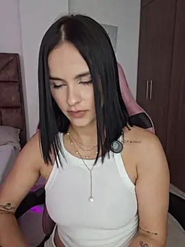 Snapshot of heyshaa chatting on 07-15-26, 10:48 heyshaa online show from 07-15-26, 10:48