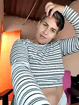 Snapshot of Yessi_rousse chatting on 04-18-26, 03:27 Yessi rousse online show from 04-18-26, 03:27