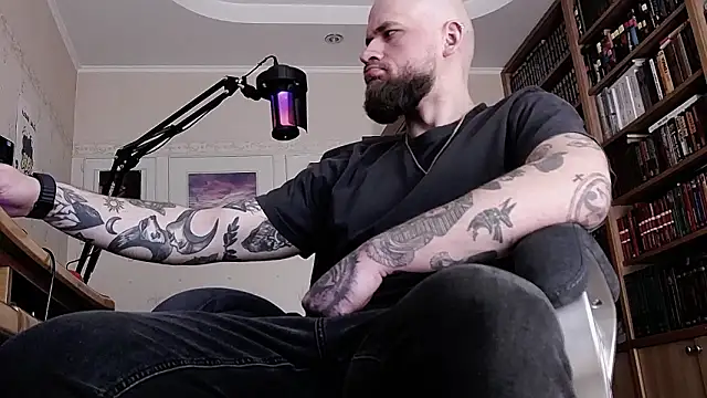 Snapshot of FindomJason chatting on 03-11-26, 07:25 FindomJason online show from 03-11-26, 07:25