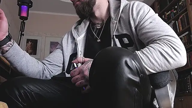 Snapshot of FindomJason chatting on 03-19-26, 08:40 FindomJason online show from 03-19-26, 08:40