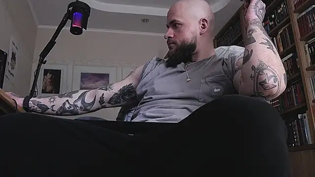 Snapshot of FindomJason chatting on 03-21-26, 08:19 FindomJason online show from 03-21-26, 08:19