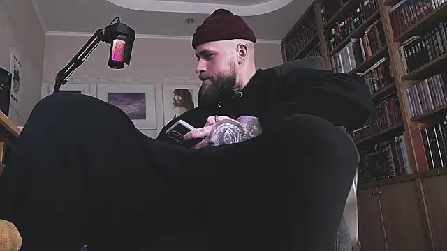 Snapshot of FindomJason chatting on 04-09-26, 07:47 FindomJason online show from 04-09-26, 07:47