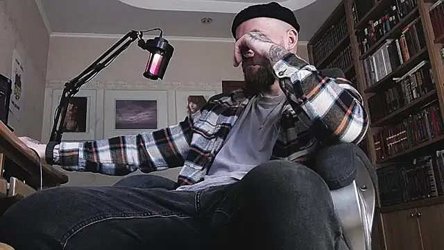 Snapshot of FindomJason chatting on 04-11-26, 06:07 FindomJason online show from 04-11-26, 06:07