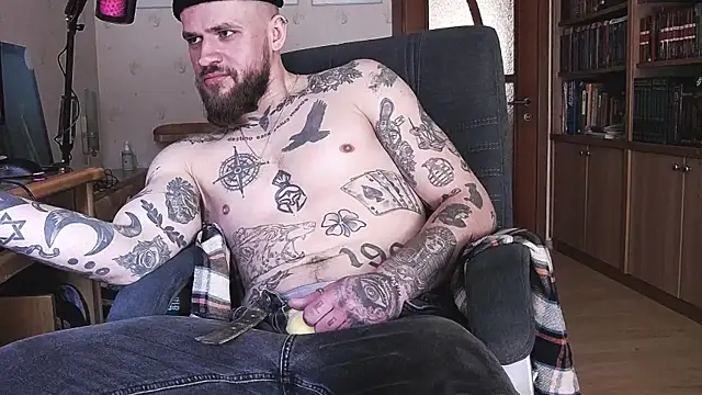 Snapshot of FindomJason chatting on 04-11-26, 07:45 FindomJason online show from 04-11-26, 07:45